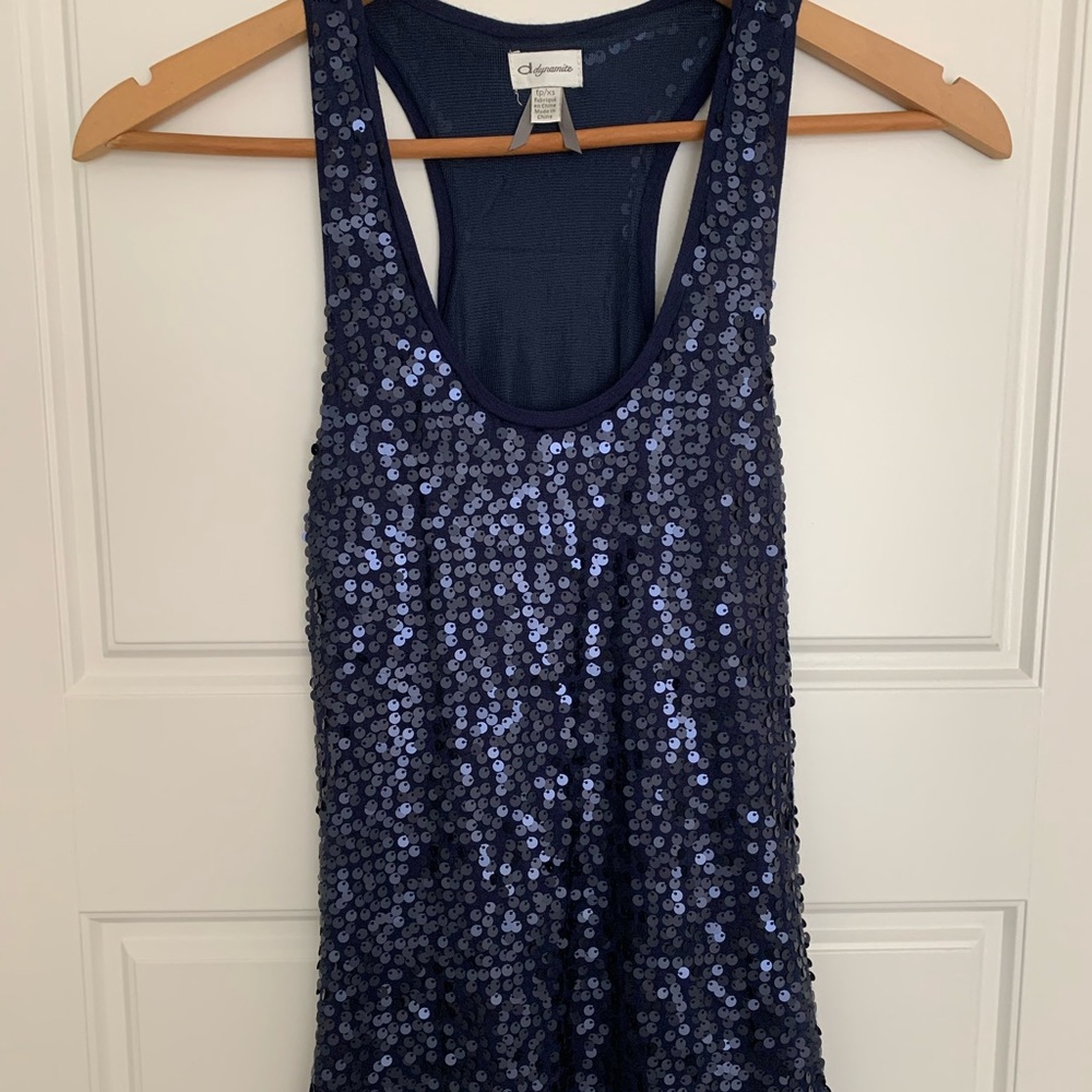Sequin tank